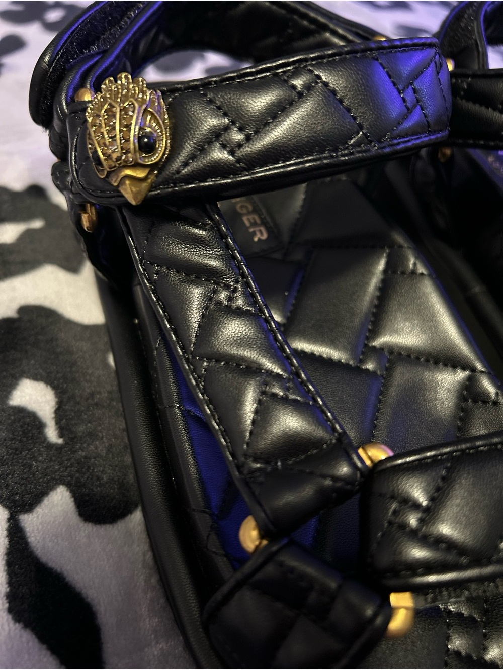 KURT GEIGER LONDON SANDAL EU  41 / It's missing a stone.